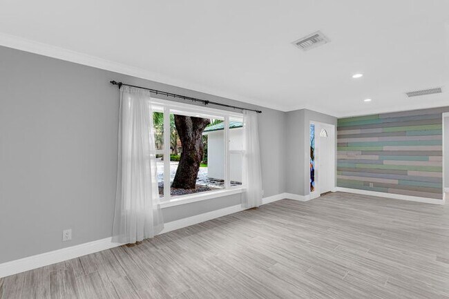 Photo - 12831 S Shore Dr