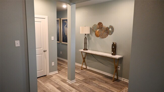 Photo - 127 Winged Elm Ct