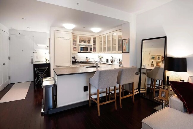 Photo - 80 Riverside Blvd Unit 7F