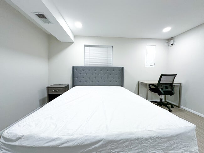 Building Photo - 7515 Havelock St Unit Bedroom #2 BM