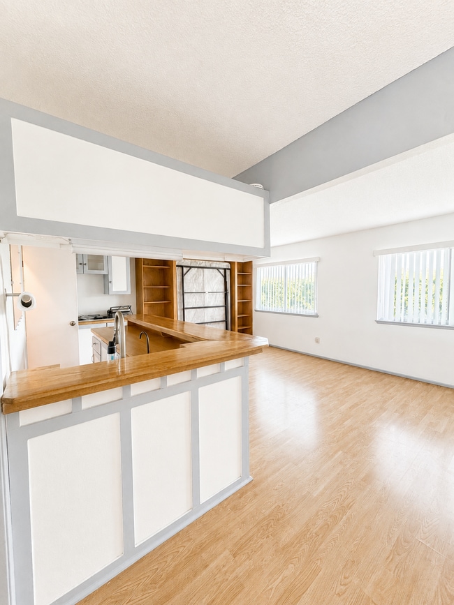 Photo - 10075 Sparrow Ave