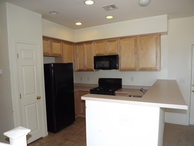 Photo - GREAT TOWNHOME LOCATED IN GATED COMMUNITY!!