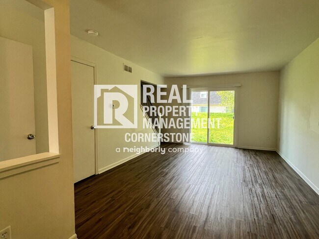 Photo - Move In Ready Townhome Unit 4