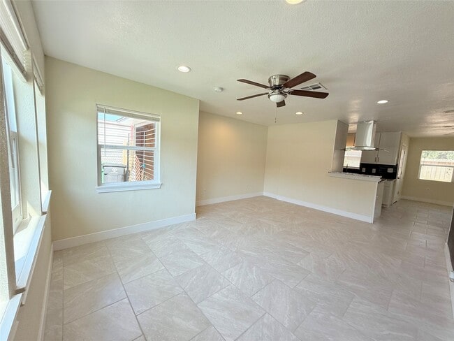 Photo - 207 Tidwell Rd