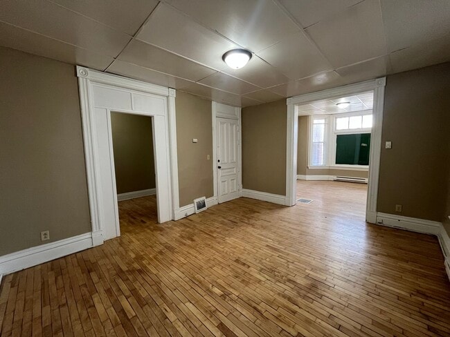 Photo - 904-906 Burr St Unit 906-1