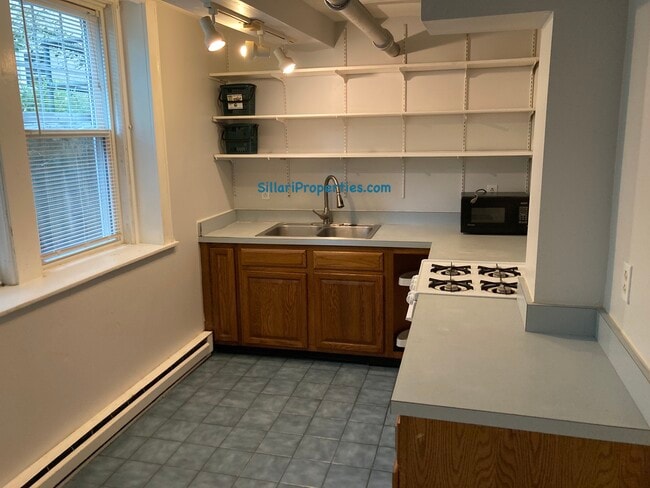 Building Photo - 8 Avon St Unit 1