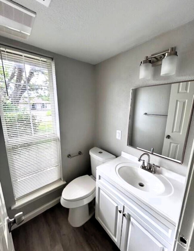 Photo - 11122 Dalebrook Dr