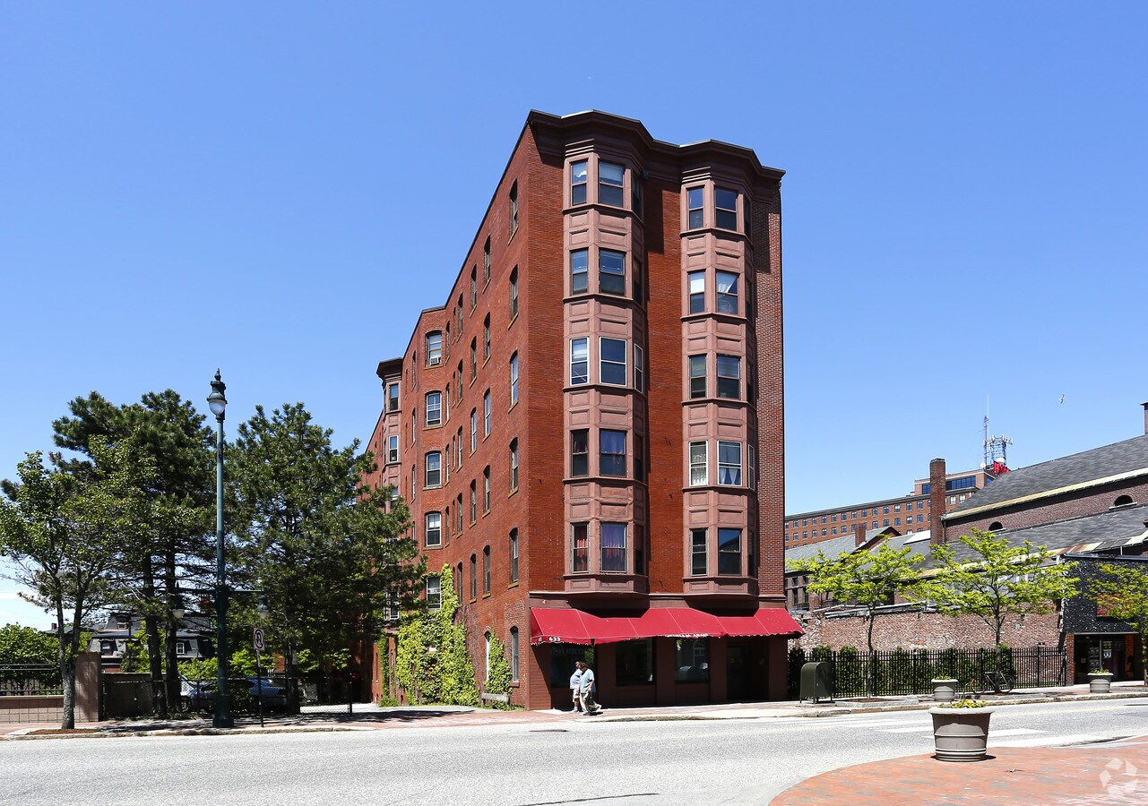 Photo - Burnham Arms Apartments