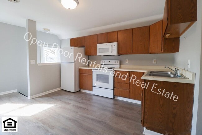 Photo - 515 N State St Unit 515 1/2 N State St