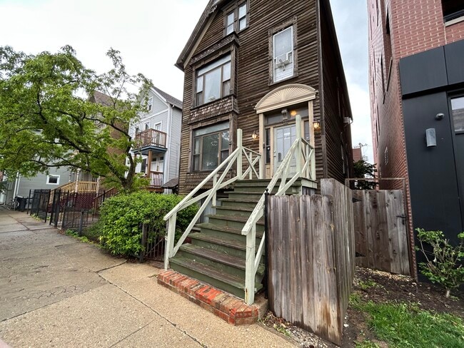 Photo - 3144 N Southport Ave Unidad CH1 Rental