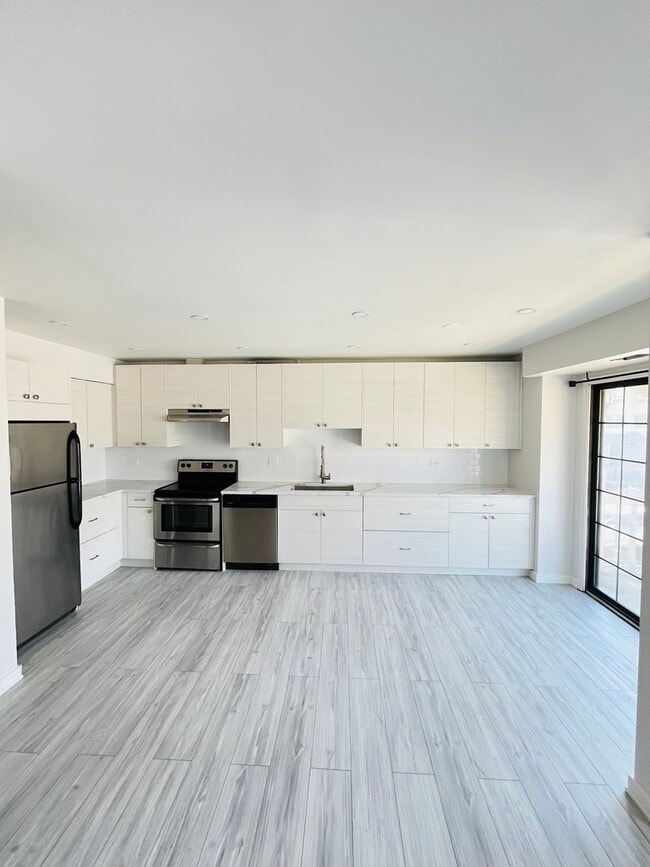 Photo - 1486 W Jefferson Ave Unit 1486JB