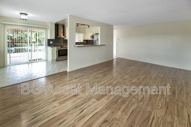 Photo - 480 Crescent St