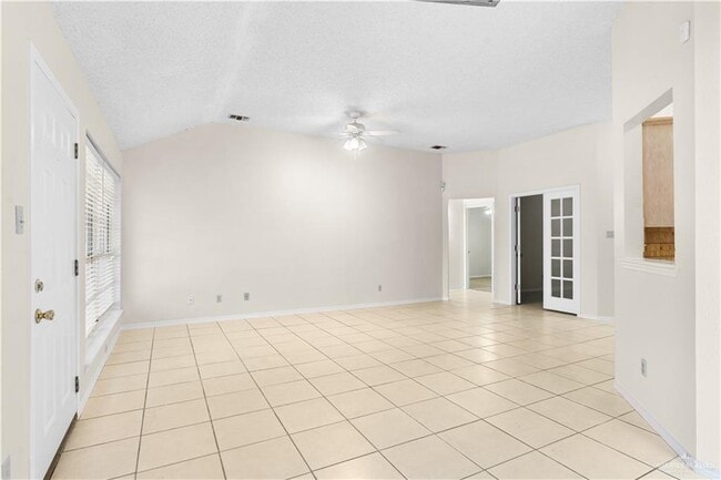 Photo - 17 Jonquil Ave