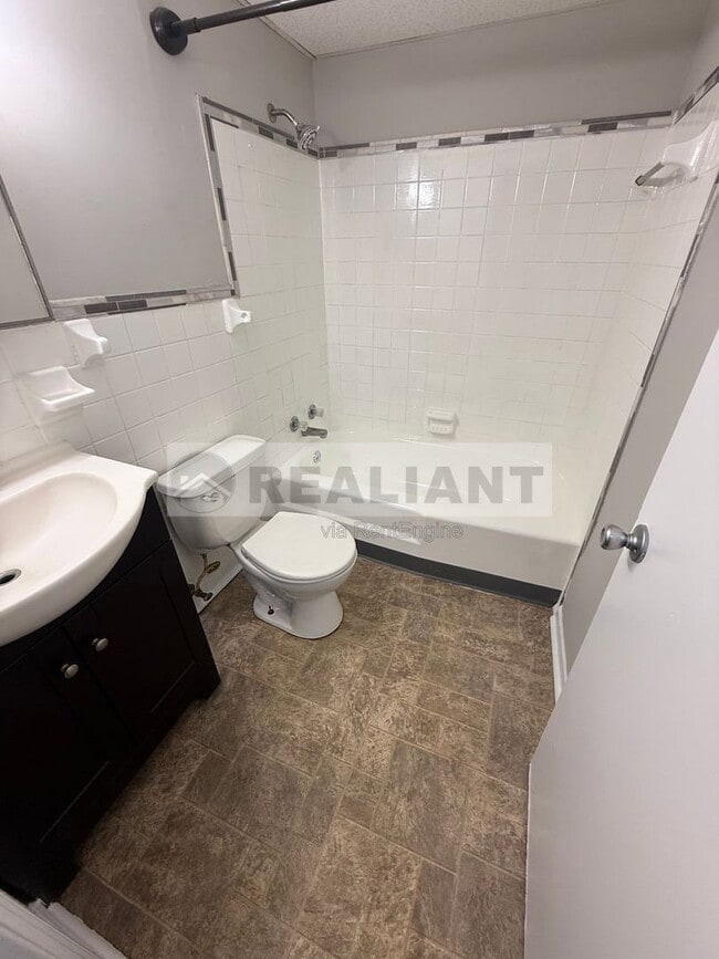 Photo - 208 Lakeshore Dr Unit 5
