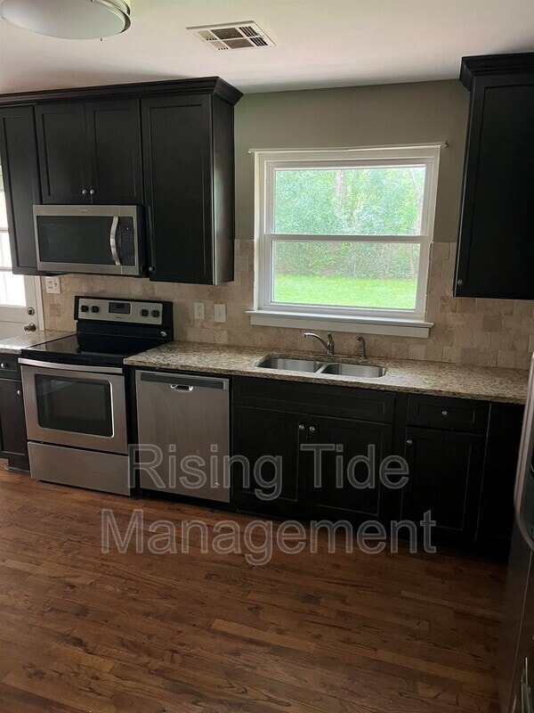 Photo - 3714 Honeysuckle Rd