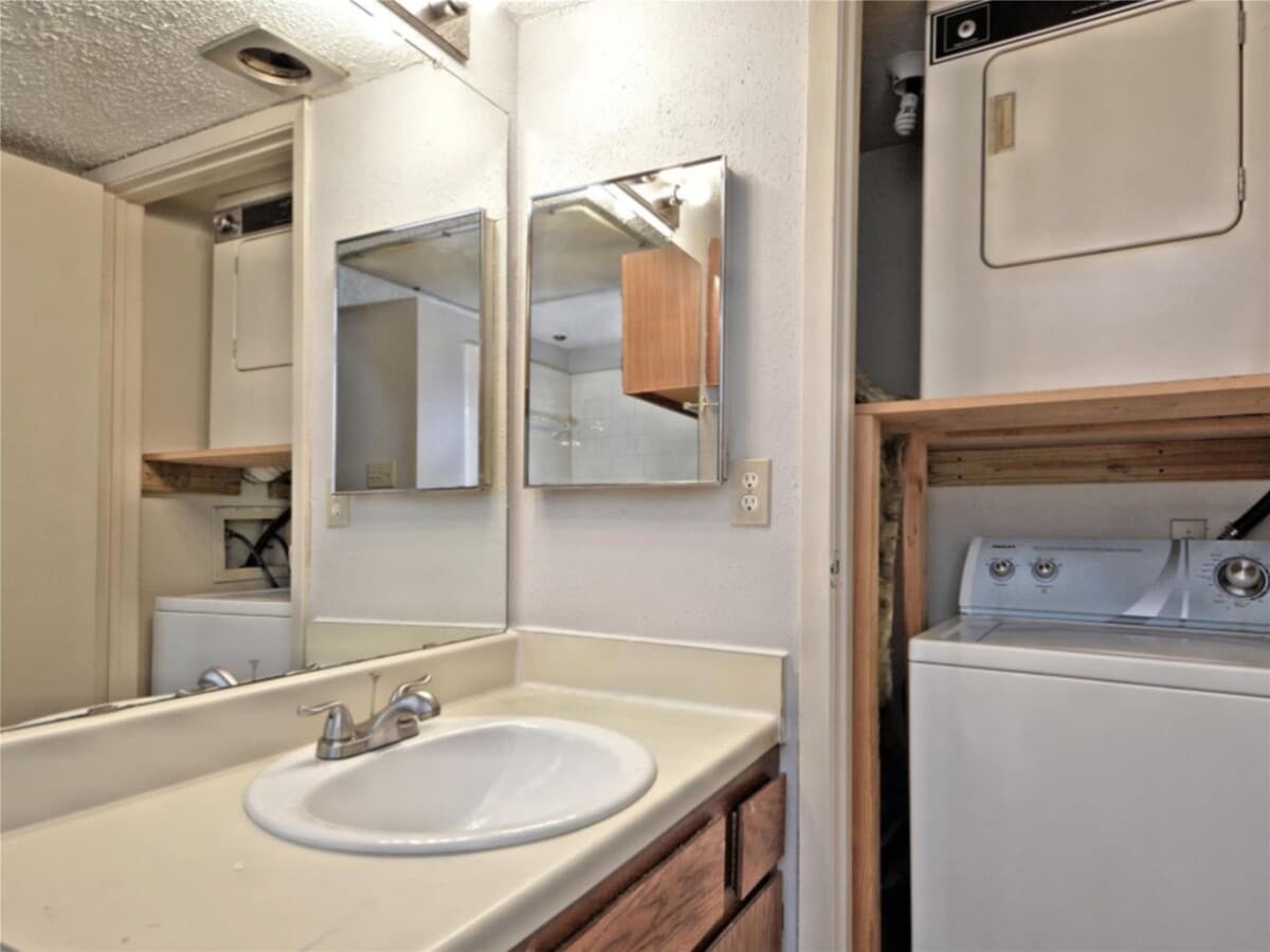 Photo - 7111 Brendam Ln