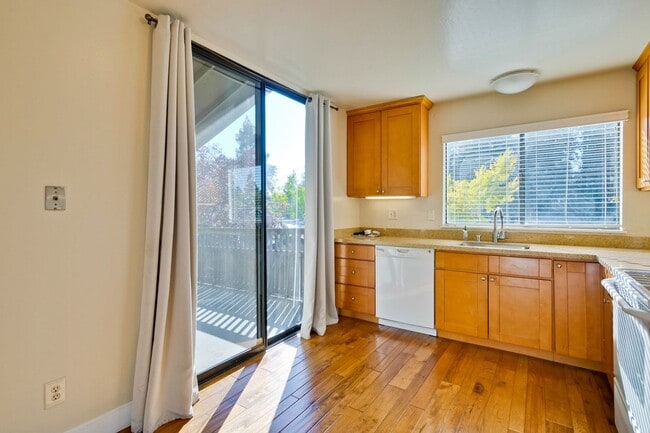 Photo - 2040 W Middlefield Rd