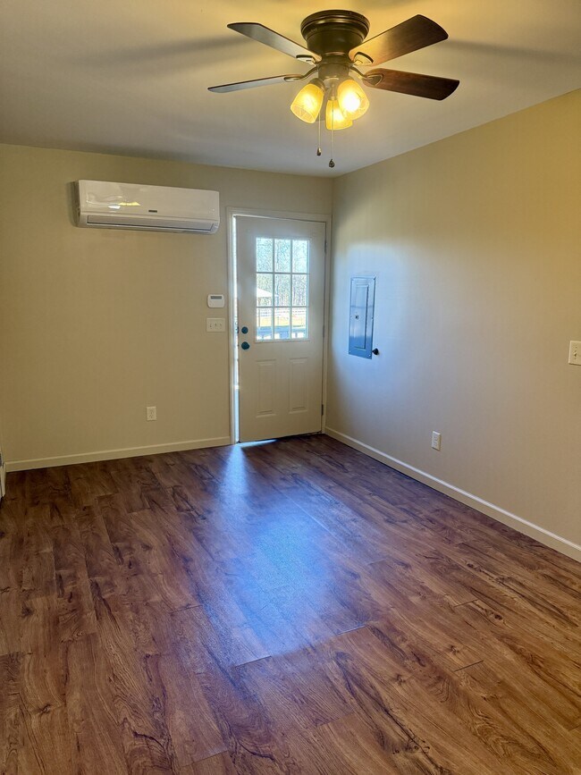 Photo - 3521 Mint Rd