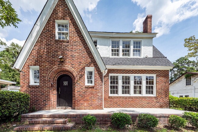 Spacious 4-Bedroom, 4-Bath Home in the Heart of Orangeburg – A Perfect Fit for Comfortable Living!