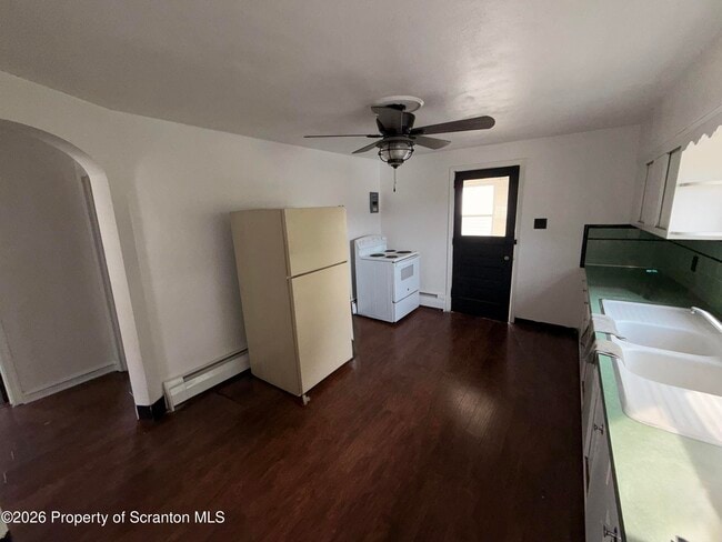 Photo - 149 Tompkins St