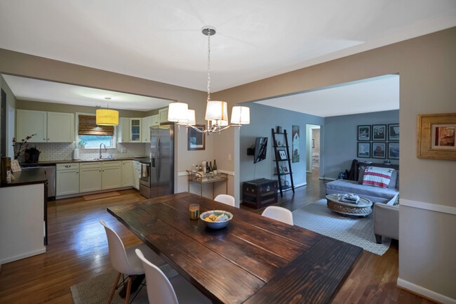 Photo - 1008 Milesdale Dr