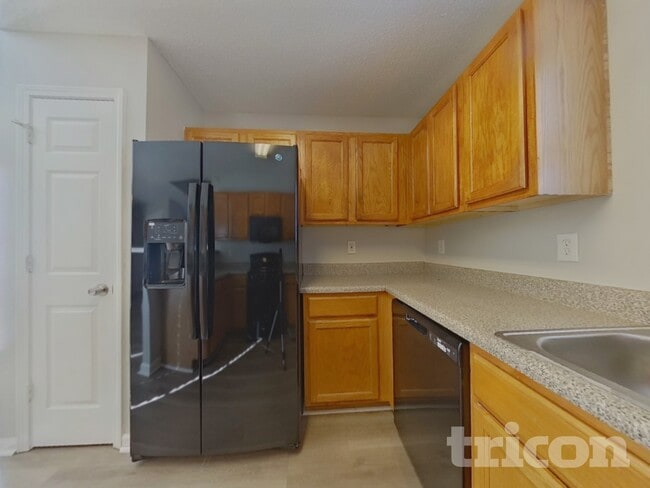 Photo - 6010 Deer View Pl