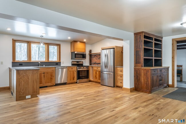 Photo - 14 Browns Ln