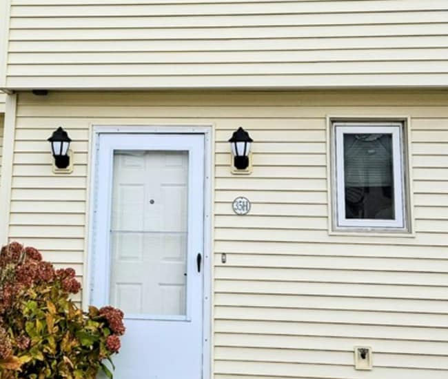 Photo - Newly Renovated Townhouse Style Condo For Rent in Johnston!