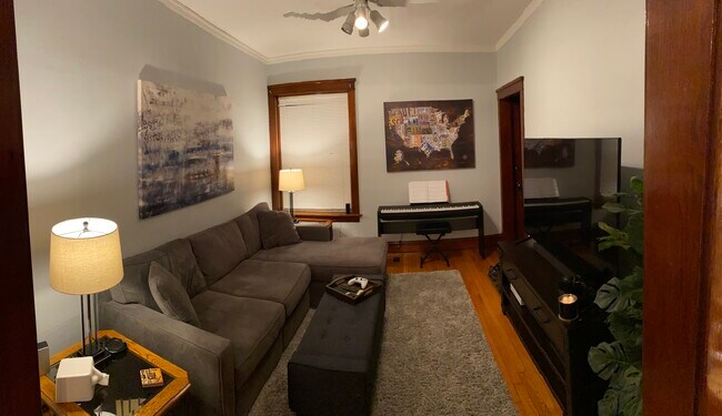 Photo - 2144 W Grace St Unit 2B