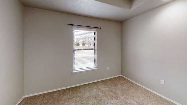 Photo - 1101 W 15th St Unit B