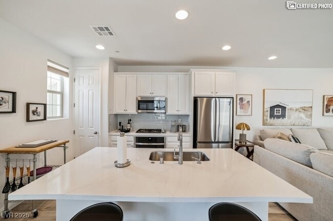 Photo - 88 Kimberlite Dr