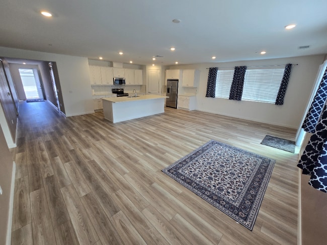 Photo - 1743 Shingle Ave