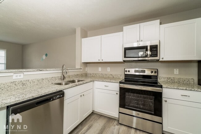 Photo - 659 Northlake Dr