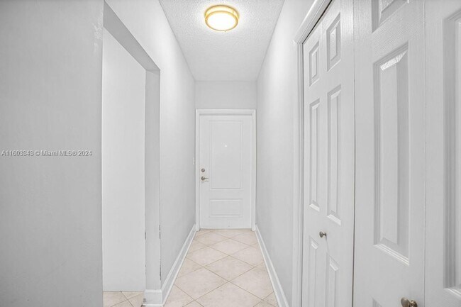 Photo - 1200 SW 12th Ave Unidad 215