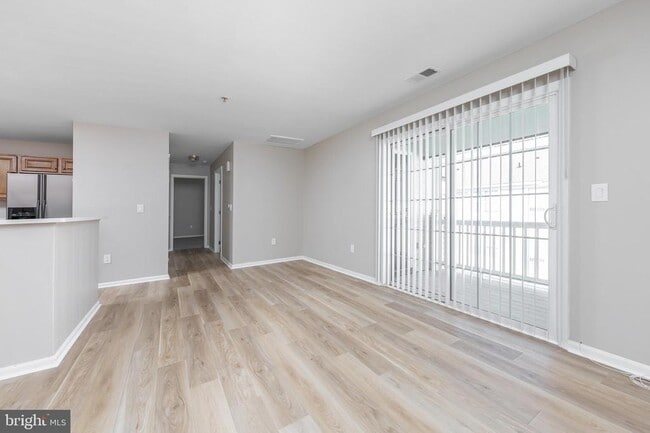 Photo - 117 Lionheart Ln