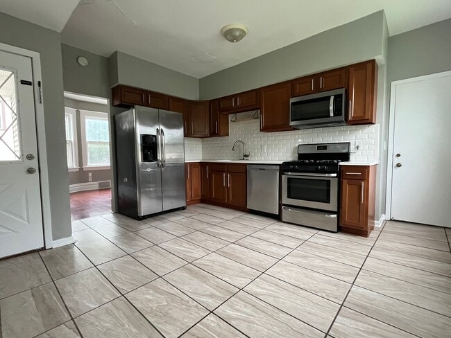 Photo - Amazing 3 Bedroom 1 Bathroom Home in West St. Paul