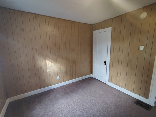 Photo - 2439 Chase St