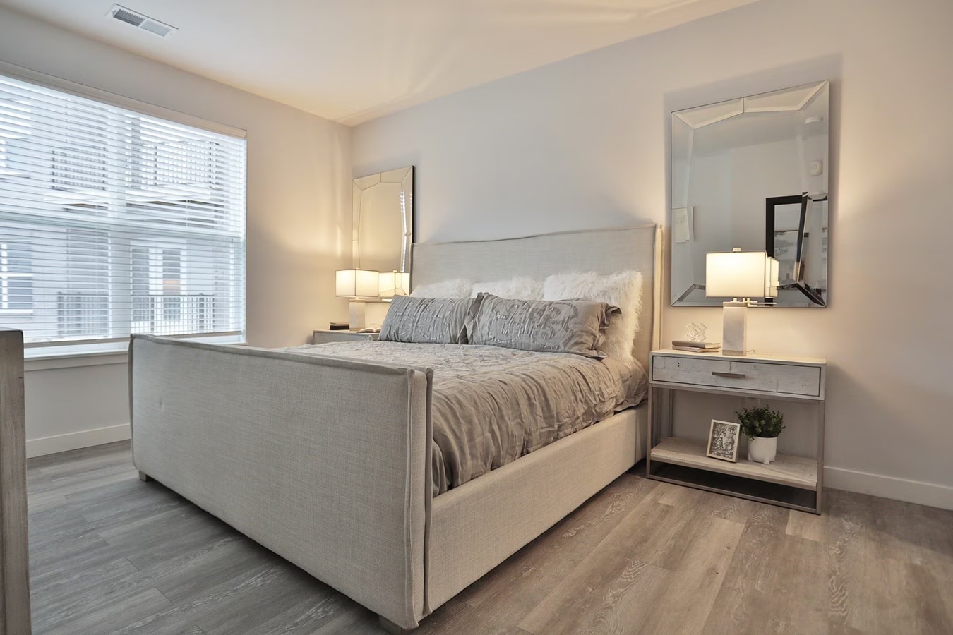 Photo - 160 E 95th St