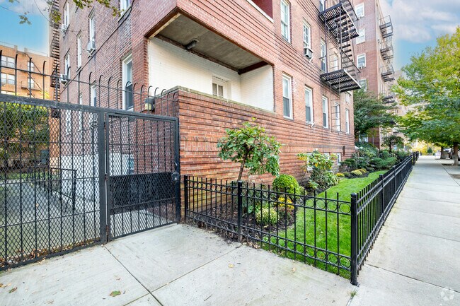 Photo - 65-36 Wetherole St