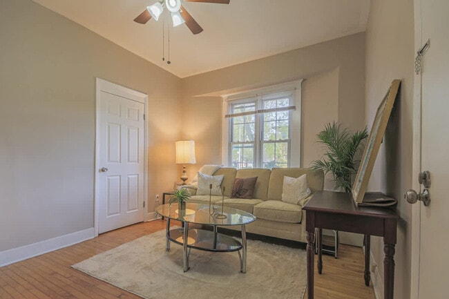 Building Photo - 839 Dunlop Ave