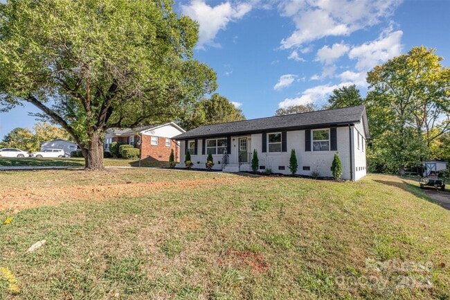 Photo - 3208 Clearview Dr