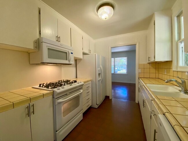 Photo - Charming Palo Alto Single-Story Home – 3 Bed / 1.5 Bath