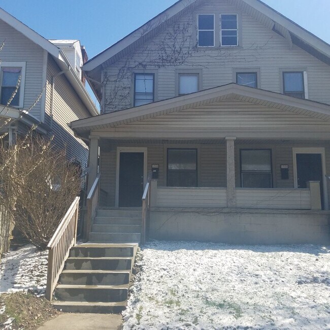 Building Photo - 1378-1380 Hamlet (Park) Unit 1378 Hamlet