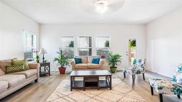 Photo - 407 Beldon Wy