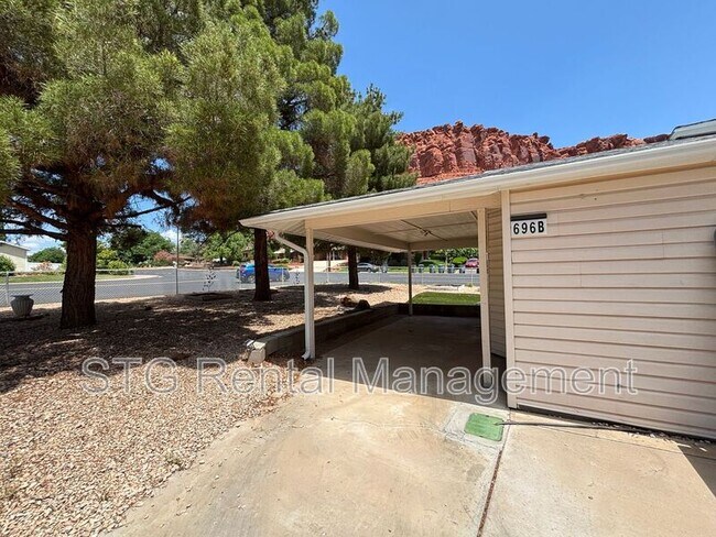 Photo - 696 N 600 W Unidad #B