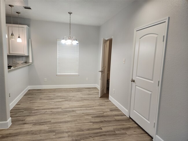 Photo - 11418 Carla St