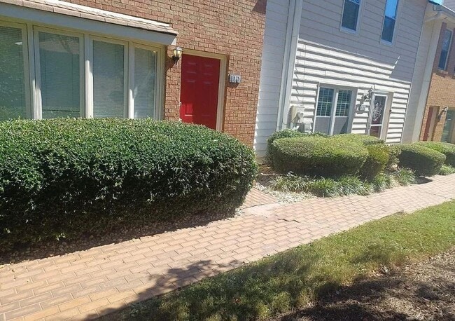 Photo - 110 Holcomb Ferry Rd