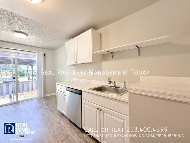 Photo - 1410 Josephine Ct SE