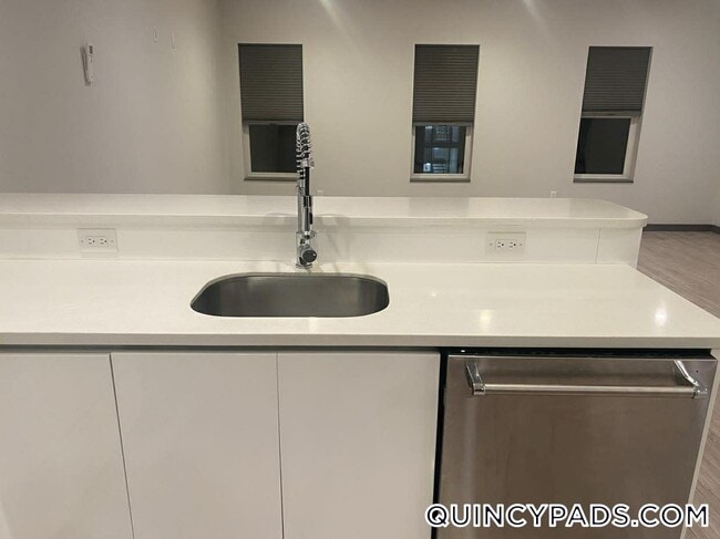 Photo - 145 Newbury Ave Unidad 13