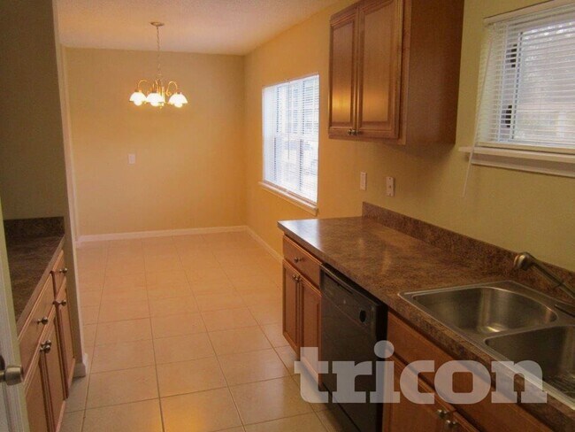 Photo - 6904 Holiday Rd N